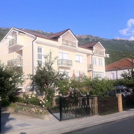 Guest House Lokoski Peštani Exterior foto